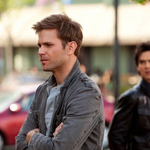 Matt Davis e Ian Somerhalder in una sequenza dell'episodio Isobel di The Vampire Diaries
