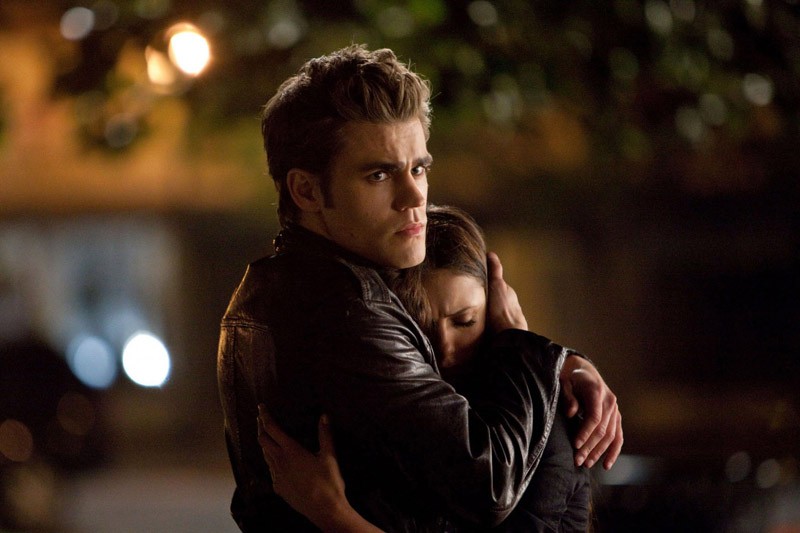Stefan Paul Wesley Abbraccia La Sua Amata Elena Nina Dobrev Nell Episodio Isobel Di The Vampire Diaries 161080