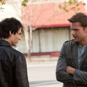 Una scena dell'episodio Isobel di The Vampire Diaries con Ian Somerhalder e Matt Davis