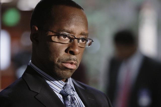 FlashForward: Courtney B. Vance nell'episodio Course Correction