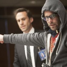 FlashForward: Joseph Fiennes e James Callis nell'episodio The Negotiation