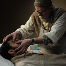 Una scena del film Des hommes et des dieux con Michael Lonsdale