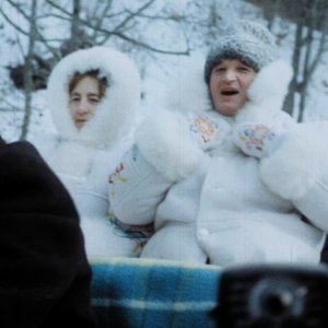 Una curiosa immagine di Nicolae Ceausescu nel film The Autobiography of Nicolae Ceausescu (2010)