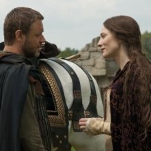 Cate Blanchett e Russell Crowe nel film Robin Hood (2010)