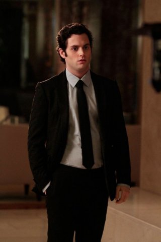 Dan (Penn Badgley) in giacca e cravatta nell'episodio Ex-Husbands and Wives di Gossip Girl