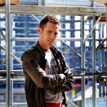 Elio Germano nel film La nostra vita