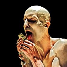 Nuot Arquint diventa mostruoso per l'horror Shadow