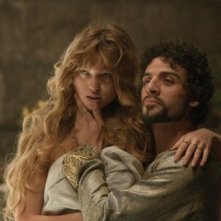 Oscar Isaac e Léa Seydoux in una scena di Robin Hood
