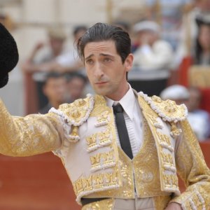 Adrien Brody, torero per le folle in Manolete - Fra mito e passione diretto da Menno Meyjes