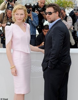 Cannes 2010 Cate Blanchett E Russell Crowe Presentano Robin Hood 161567