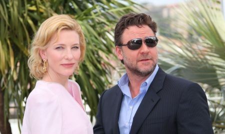Cannes 2010 Russell Crowe Presenta Robin Hood Accanto A Cate Blanchett 161574