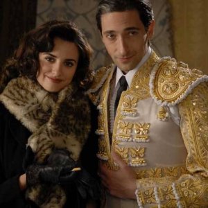 Penelope Cruz e Adrien Brody nel film Manolete - Fra mito e passione