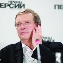 Il regista Mike Newell alla conferenza stampa di Mosca del film Prince of Persia: Le Sabbie del Tempo