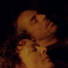Titus Welliver e Allison Janney in una scena di Attraverso il mare, tratta dalla sesta stagione di Lost