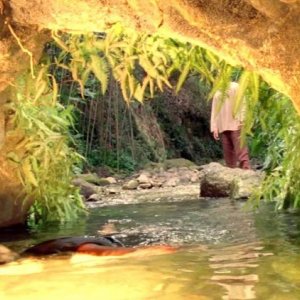 Una scena di Attraverso il mare dalla sesta stagione di Lost