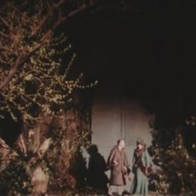 Robert Flemyng e Barbara Steele in una scena del film L'orribile segreto del dottor Hichcock