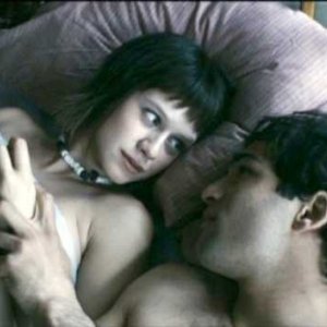 Ana (Manuela Vellés) e Said/Yasir (Nicolas Cazalé) in un'immagine del film Chaotica Ana