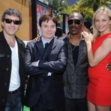 Antonio Banderas, Mike Myers, Eddie Murphy e Cameron Diaz alla premiere di Los Angeles del film Shrek e vissero felici e contenti
