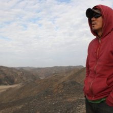 Il regista Kim Ji-woon sul set del film The Good, the Bad, the Weird