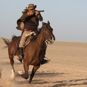 Jung Woo-Sung nel film The Good, the Bad, the Weird