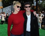 Melanie Griffith 'cancella' Antonio Banderas: via il tatuaggio dal braccio
