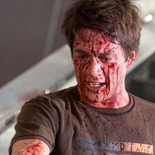 Bobby Campo imbrattato di sangue nel film The Final Destination 3D
