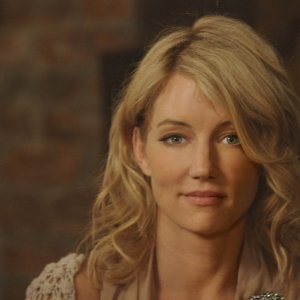 Cynthia Watros in una scena di Knight Fall dalla sesta stagione di Dr. House: Medical Division
