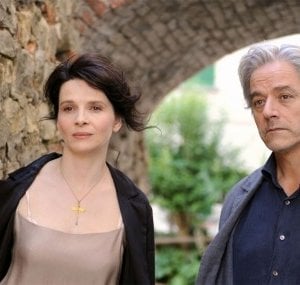 Juliette Binoche e William Shimell sono i protagonisti del film Copia conforme