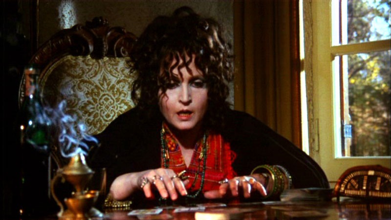 Laura Betti in una sequenza del film Reazione a catena (1971)