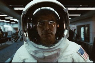 Tra le nuvole - Scena tagliata esclusiva 'Tuta spaziale'