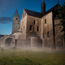 Uno scenario fiabesco del film La Papessa