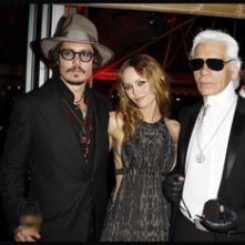 Cannes 2010 Vanessa Paradis E Johnny Depp Con Karl Lagerfeld Al Party Organizzato Da Chanel Al Vip Room 162523