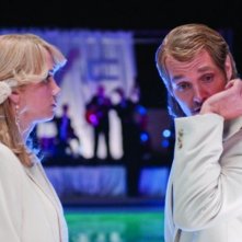 Kristen Wiig e Will Forte in una scena del film MacGruber