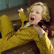 Eros Vlahos in una scena del film Tata Matilda e il grande botto