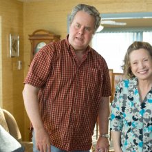 Kyle Bornheimer e Debra Jo Rupp in una scena del film Lei è troppo per me