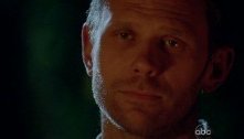 Mark Pellegrino in una scena di Per cosa sono morti dalla sesta stagione di Lost