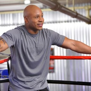 Sam (LL Cool J) all'angolo del ring nell'episodio Hand-to-Hand di NCIS: Los Angeles