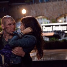 Kyle Alex Pettyfer Tiene Fra Le Braccia Linda Vanessa Hudgens Nel Film Beastly 162919