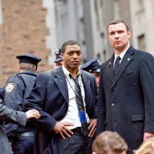 Liev Schreiber e Chiwetel Ejiofor sono rispettivamente: Winter e Peabody nel film Salt