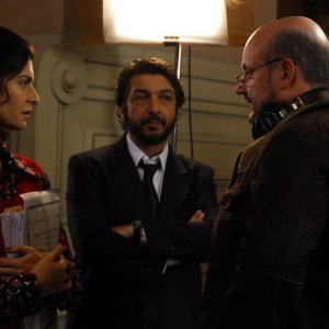 Soledad Villamil e Ricardo Darín con il regista Juan José Campanella sul set del film Il segreto dei suoi occhi
