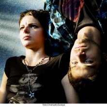 Agnese Claisse ed Emanuele Bosi in una scena del film Una canzone per te