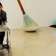 Esther Garrel è la restauratrice Sara nel corto Armandino e il Madre