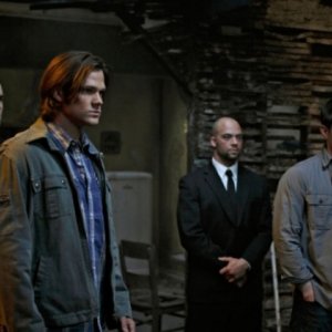 Jared Padalecki e Jensen Ackles in un momento dell'episodio Swan Song di Supernatural
