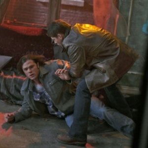 Jared Padalecki e Jensen Ackles in una scena dell'episodio Swan Song di Supernatural