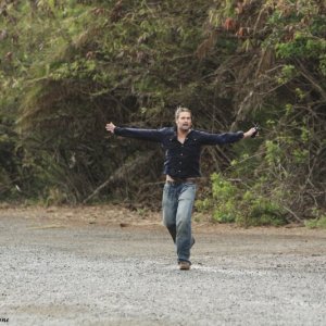 Josh Holloway in un momento del doppio finale di Lost