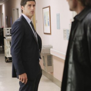 Matthew Fox e Josh Holloway in una scena del doppio finale di Lost