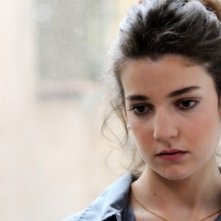 Primo piano di Esther Garrel dal cortometraggio Armandino e il Madre