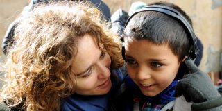 Valeria Golino dirige Denis Nikolic nel cortometraggio Armandino e il Madre