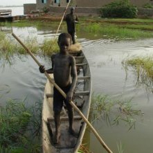Un'immagine dei piccoli africani protagonisti del road movie 14 kilometros