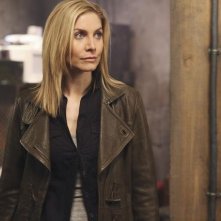 V: Elizabeth Mitchell in una scena dell'episodio Hearts and Minds